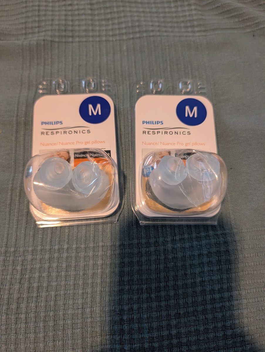 Two sealed Philips Respironics Nuance gel pillows cushions, size Medium